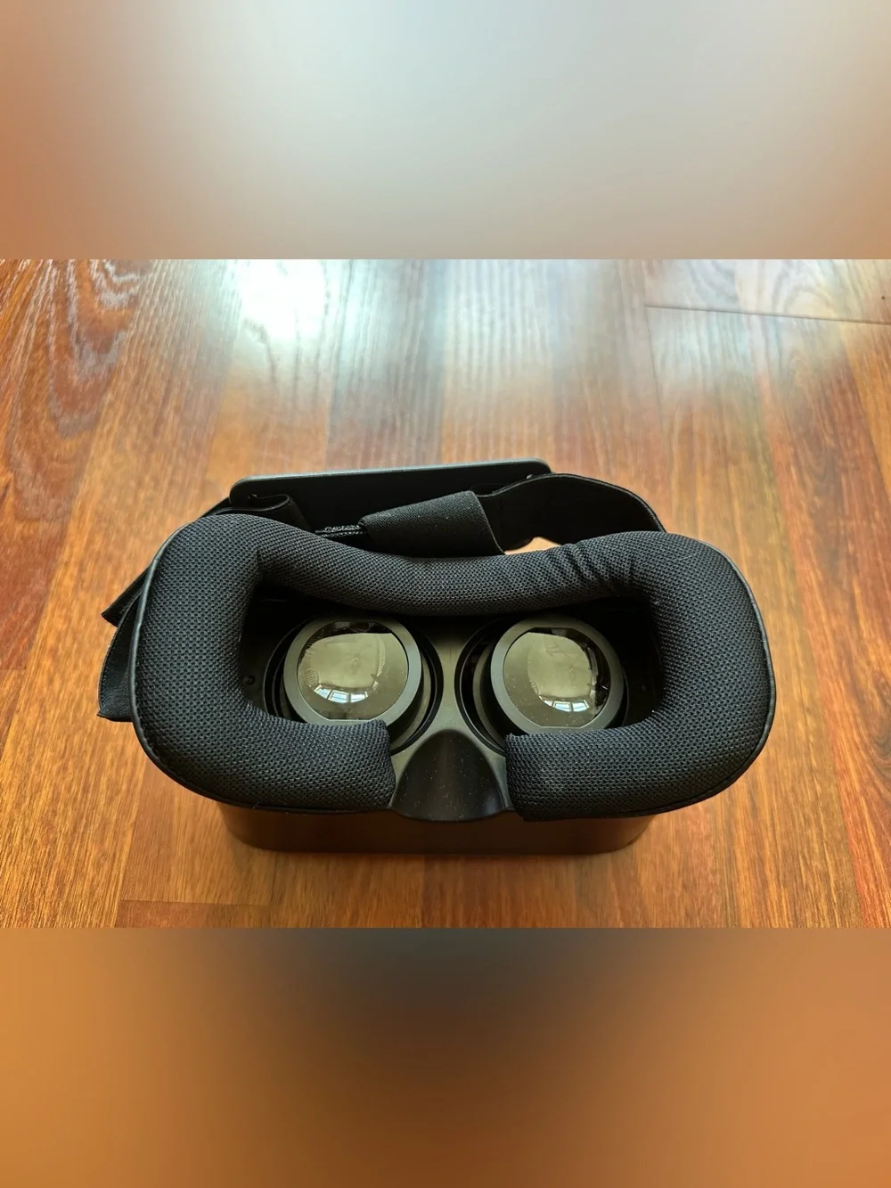 iJoy YOUREALITY Virtual Reality Smartphone Helmet